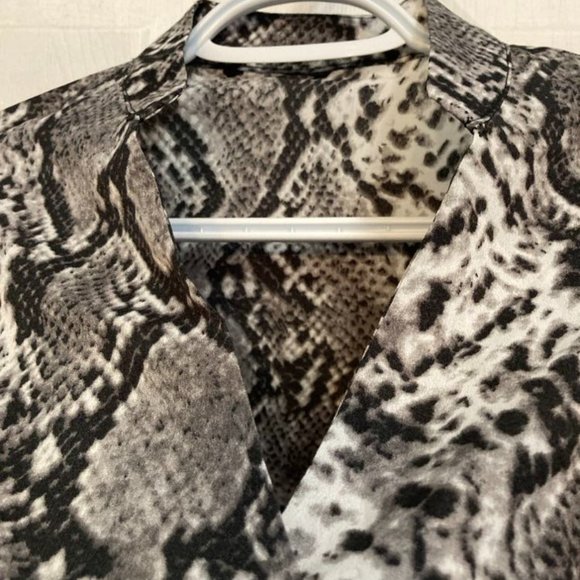 Mock Neck Leopard Print Blouse - Picture 5 of 5